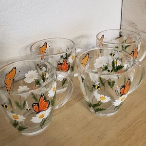 4 GLASS MUGS PAINTED BUTTERFLY DAISY BEES *LIKE NEW*